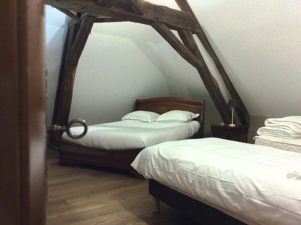 Domaine De Noyer Bed and Breakfast Saint-Christophe-en-Brionnais Værelse billede